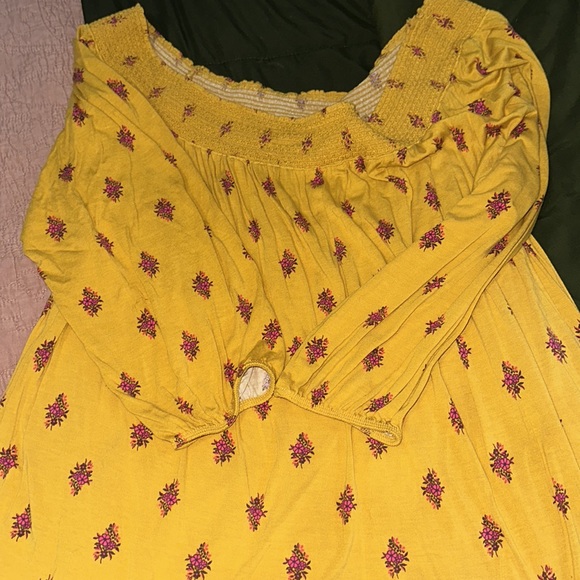 Old Navy Off Shoulder Blouse - Picture 3 of 3